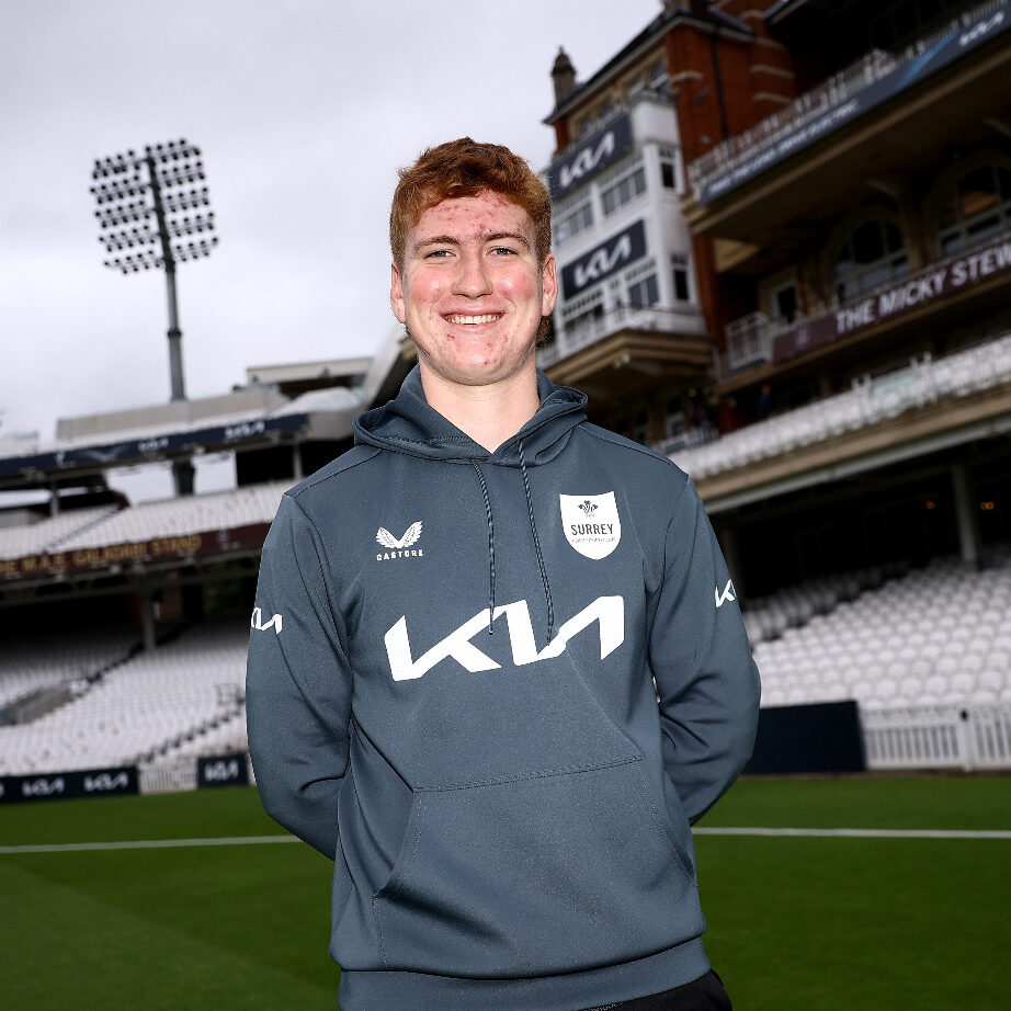 Ollie Sykes signs rookie contract with Surrey