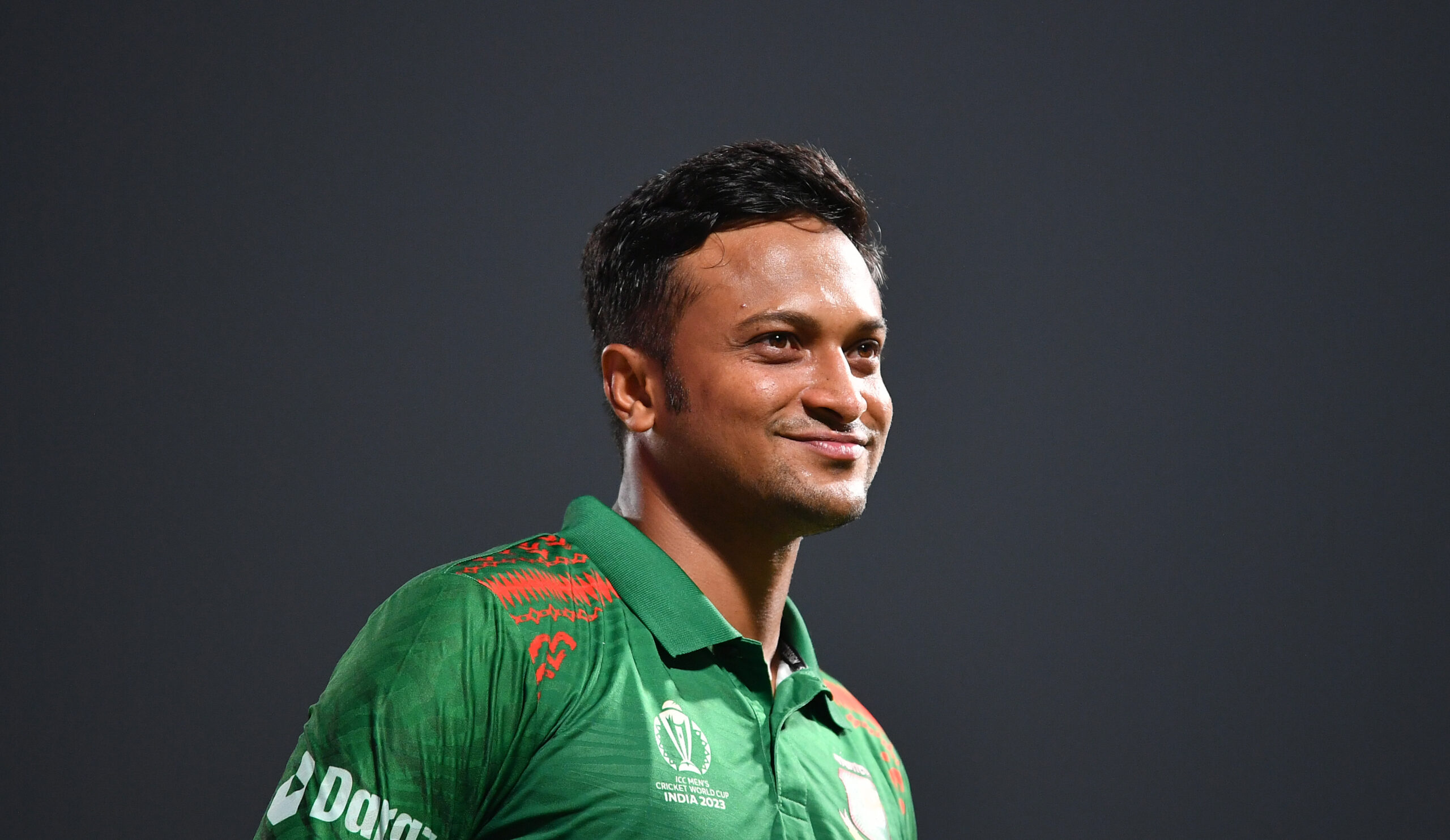 Shakib Al Hasan signs for Surrey