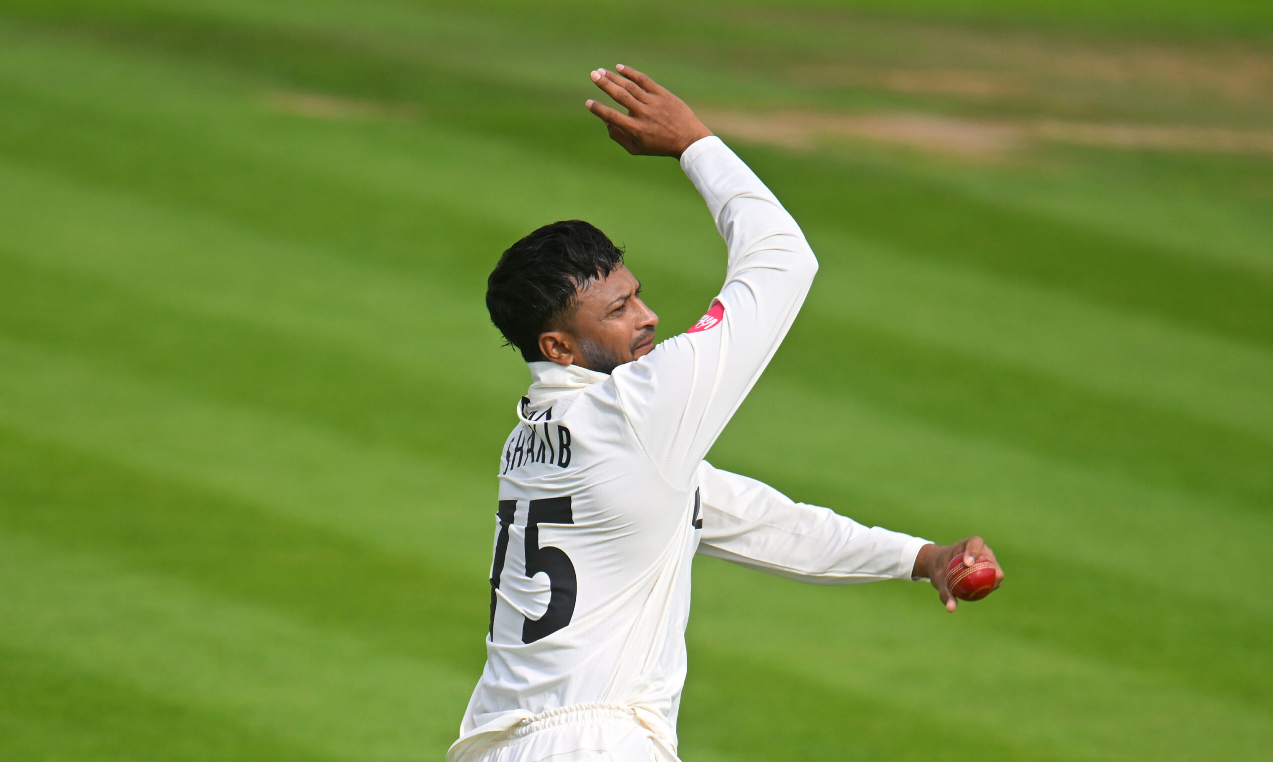 Shakib leads Surrey fightback at Somerset