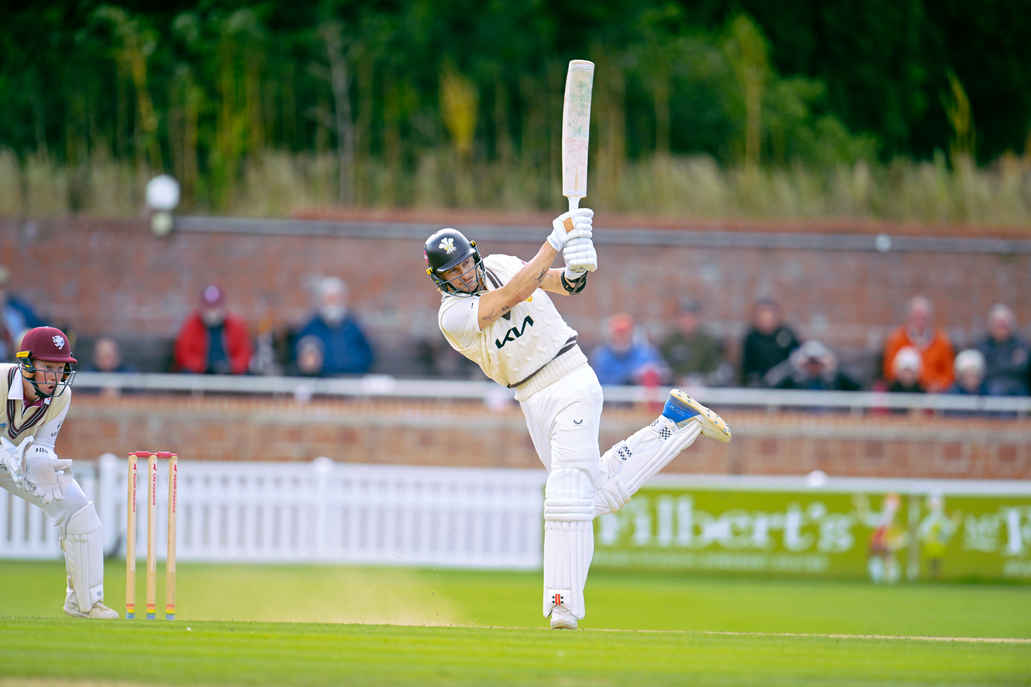 Tom Curran’s assault saves Surrey’s first innings