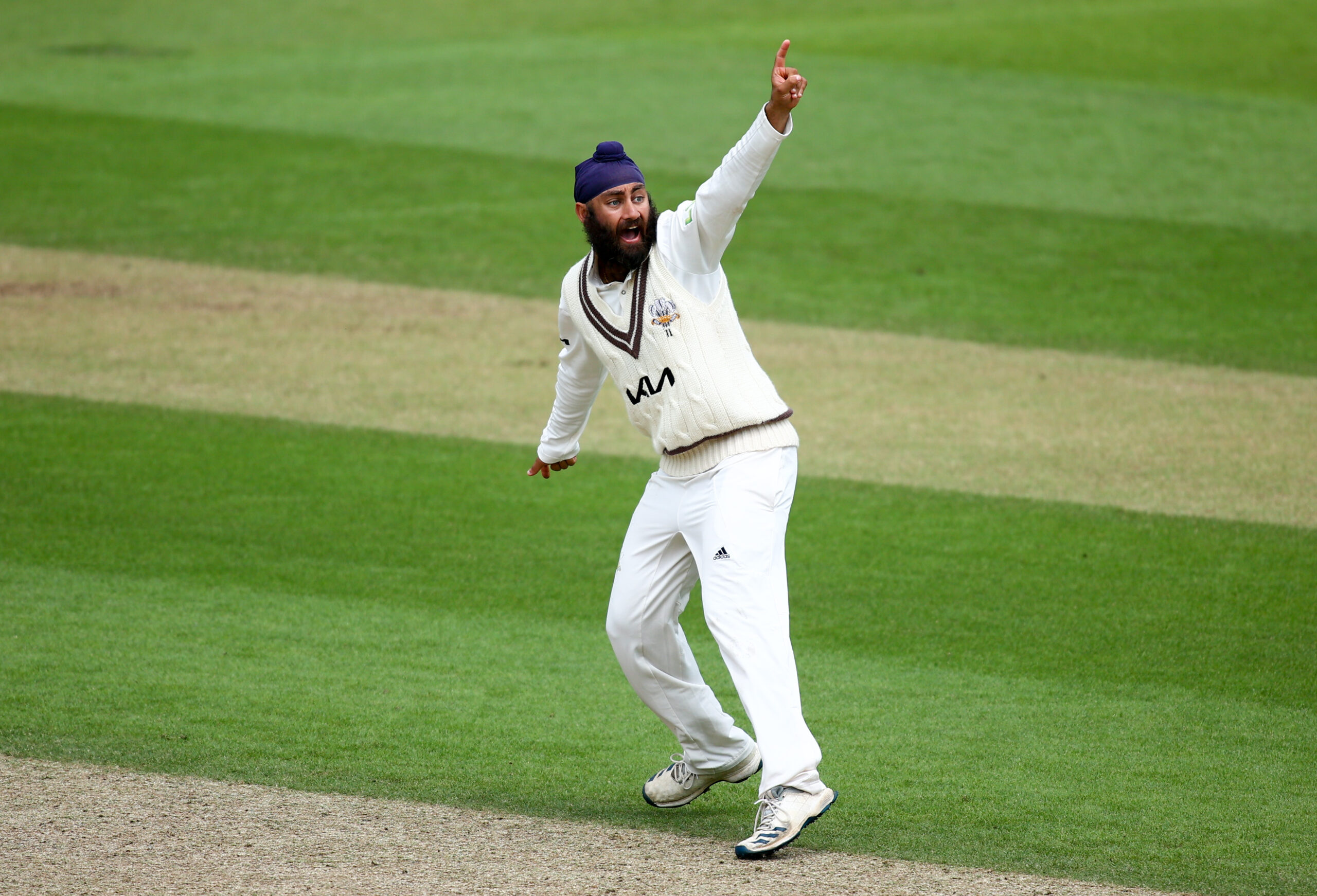 Amar Virdi leaves Surrey